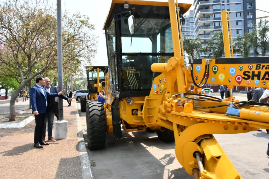 Corrientes: nueva maquinaria para el mantenimiento de los&nbsp;caminos