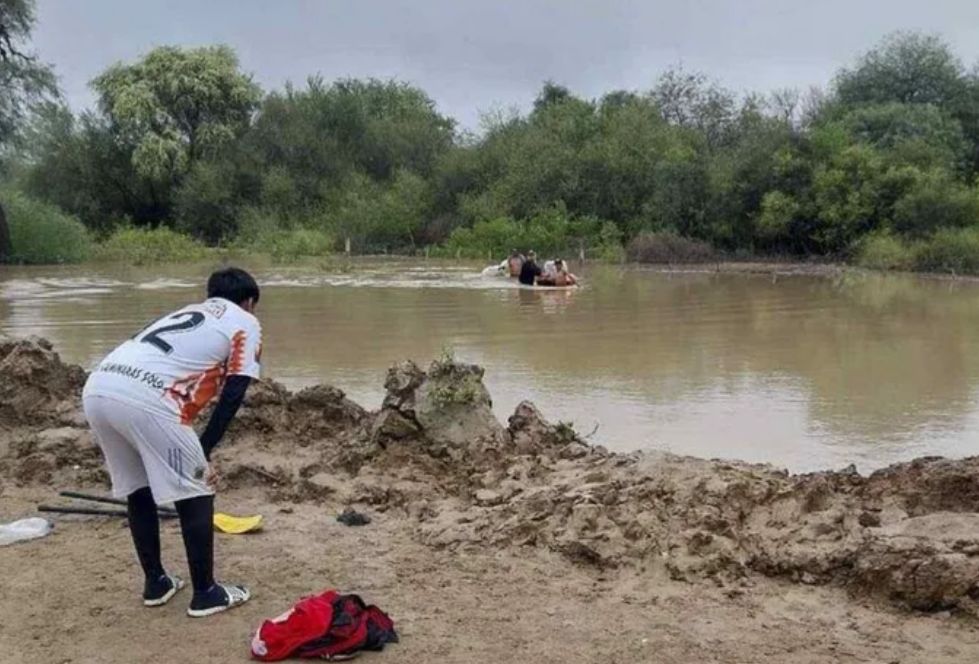 Fuertes inundaciones en Salta y Chaco provocaron la destrucción de viviendas y el desplazamiento de miles de&nbsp;personas