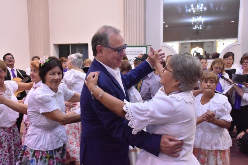 Eduardo Tassano realizó la apertura de 28 centros para acompañar a los adultos&nbsp;mayores