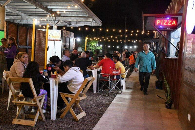 Corrientes Capital: Eduardo Tassano inauguró el nuevo paseo gastronómico del barrio San Jerónimo 