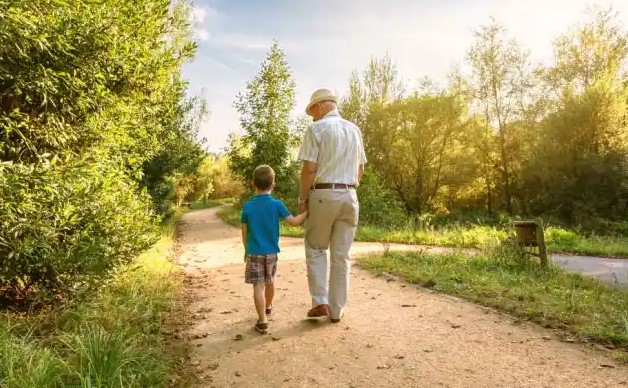 Se ordena que el abuelo cubra la cuota alimentaria de sus&nbsp;nietos
