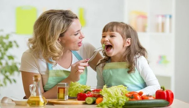 Claves para ampliar la variedad de alimentos en niños y&nbsp;niñas