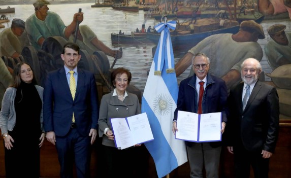 Salud suscribió un convenio para mejorar el acceso a medicamentos e&nbsp;insumos