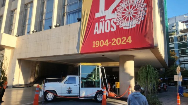 El Papamóvil de Juan Pablo II recibió más de 3.000 visitas en el&nbsp;ACA