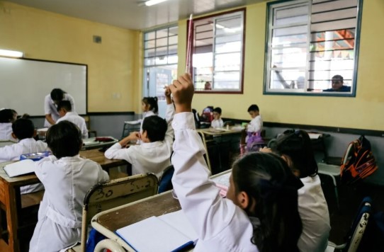 La carrera docente en Argentina: estabilidad tardía y pocas oportunidades de&nbsp;ascenso